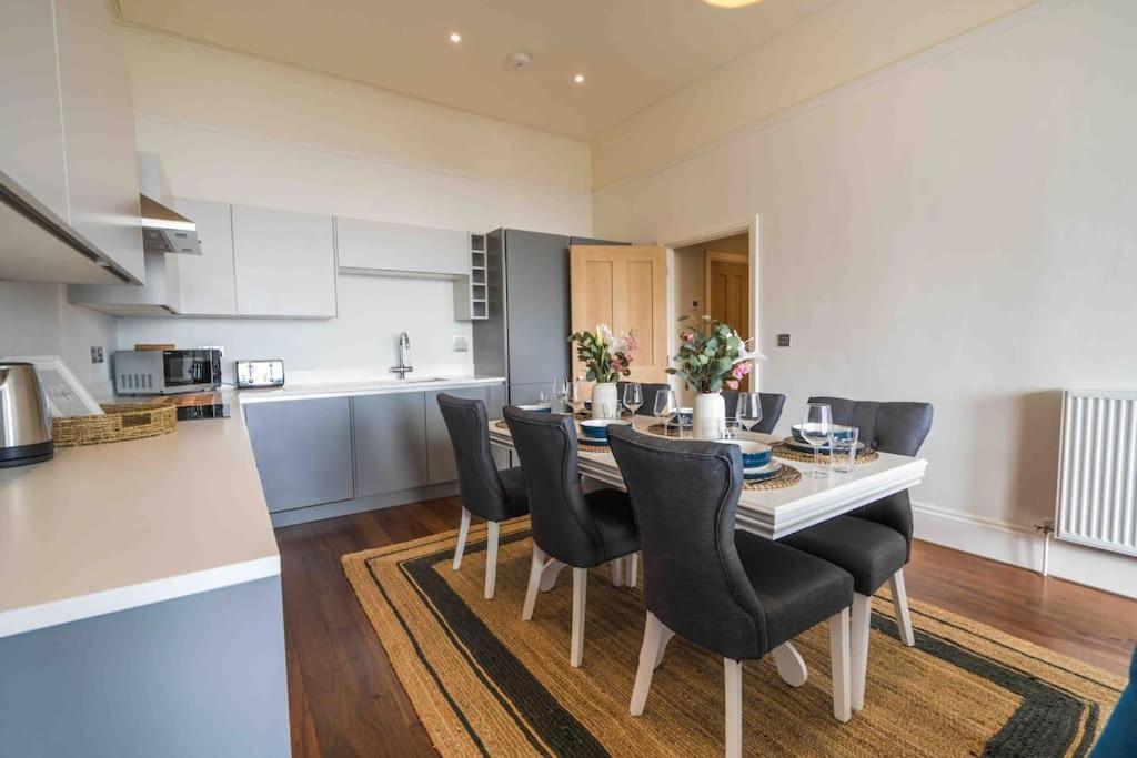 Beautiful Beach Side Apartment Torquay Exterior photo